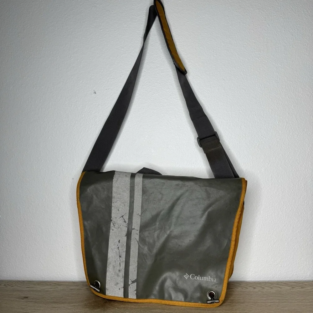 Columbia Yellow & Gray Messenger Bag Crossbody School Vintage Grunge Y2K - Flaws